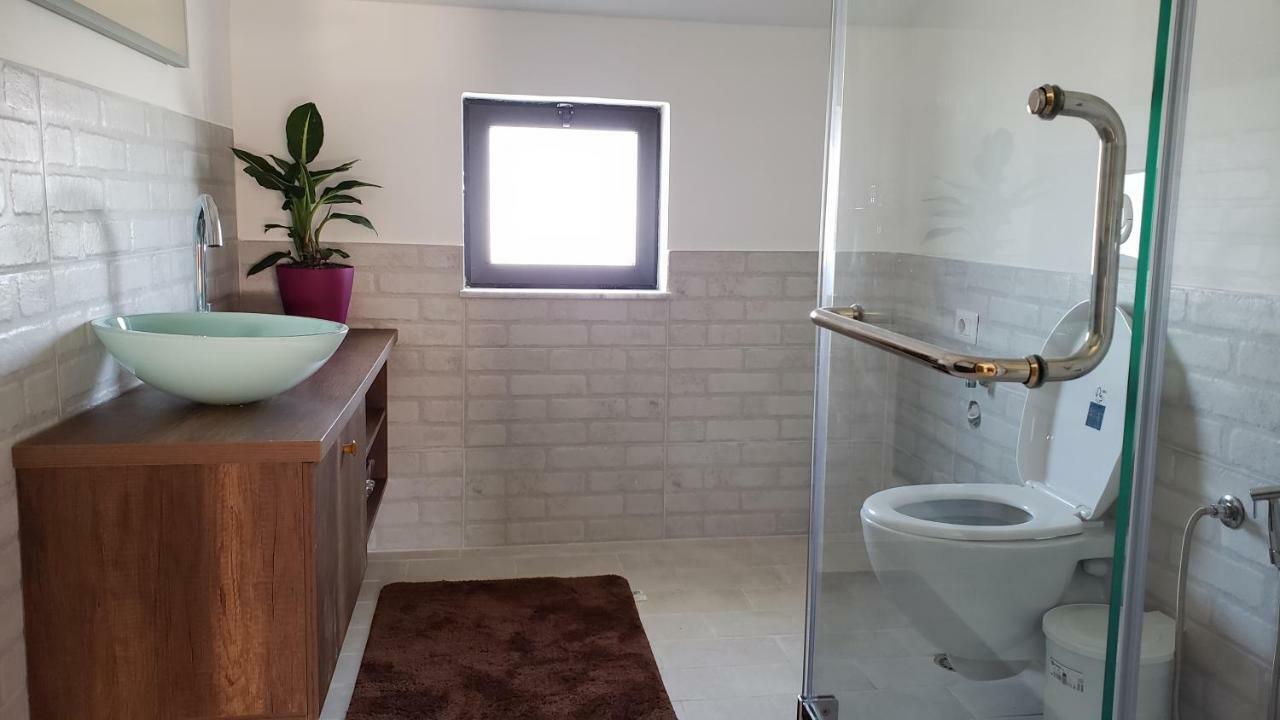 Friends Terrace Apartment Tiranë Luaran gambar