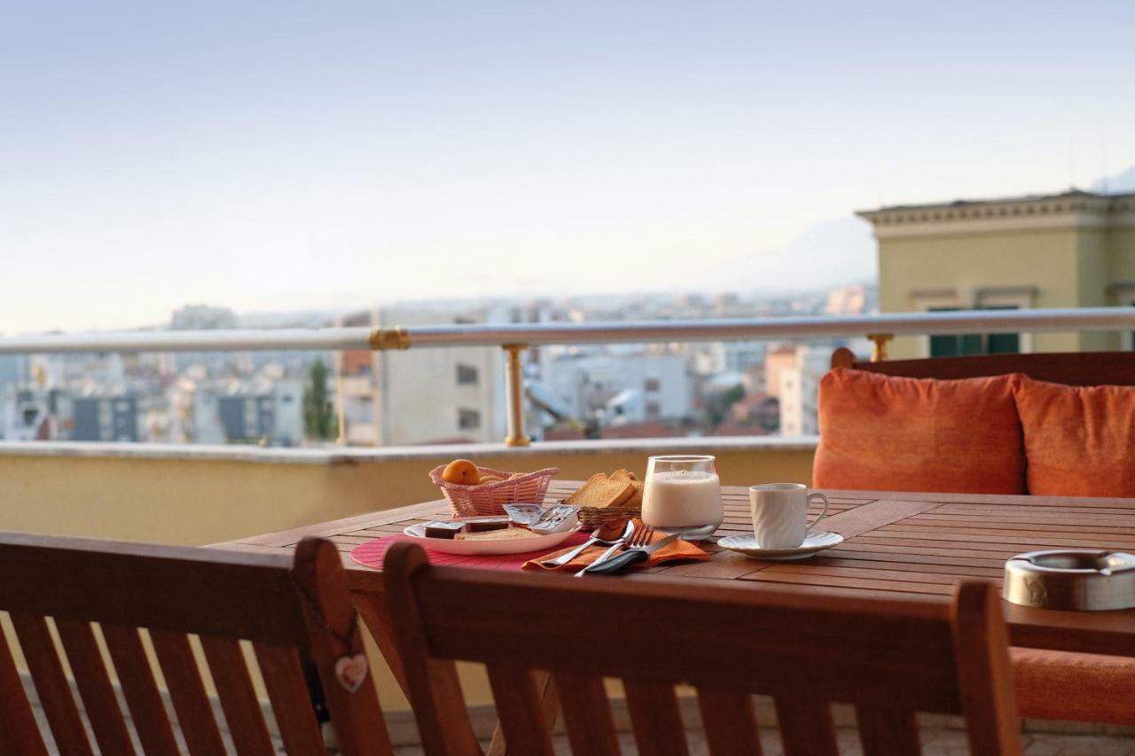 Friends Terrace Apartment Tiranë Luaran gambar